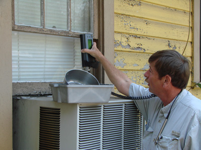 Lead detection device